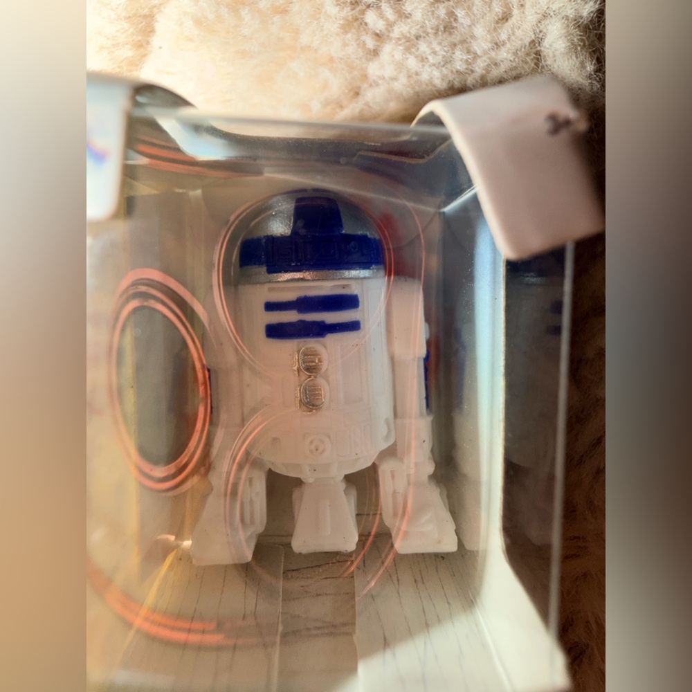 Zuru 5 Surprise Mini Brands Disney Series 1 R2-D2 Figure